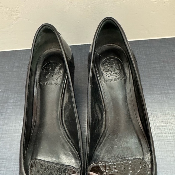 Tory Burch Eliza Black Patent Leather Kitten Heel Pointed Toe Timeless Size 6.5 - Picture 9 of 9